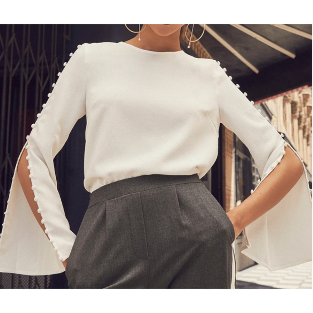 NEW Lulu’s Chic In Your Arms White Long Sleeved Covered Button Top‎ Dressy Med M